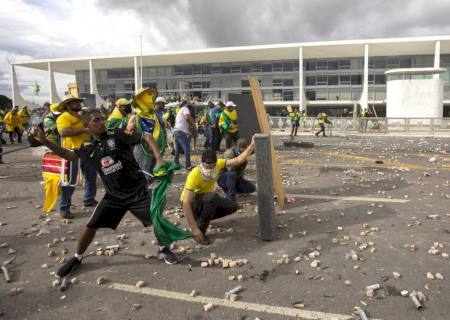Maioria do STF vota por receber mais 70 denúncias por atos de 8 de janeiro